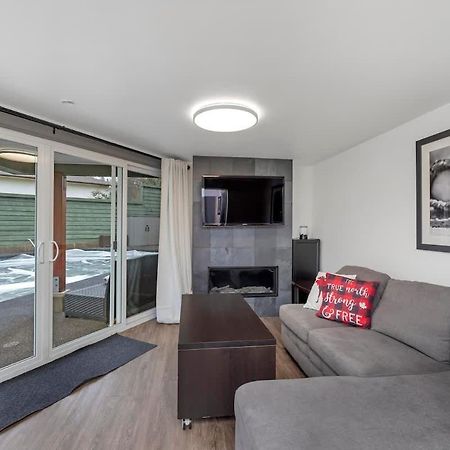 Tranquil Oasis 2 Bedroom Suite With Pool View Victoria Bagian luar foto